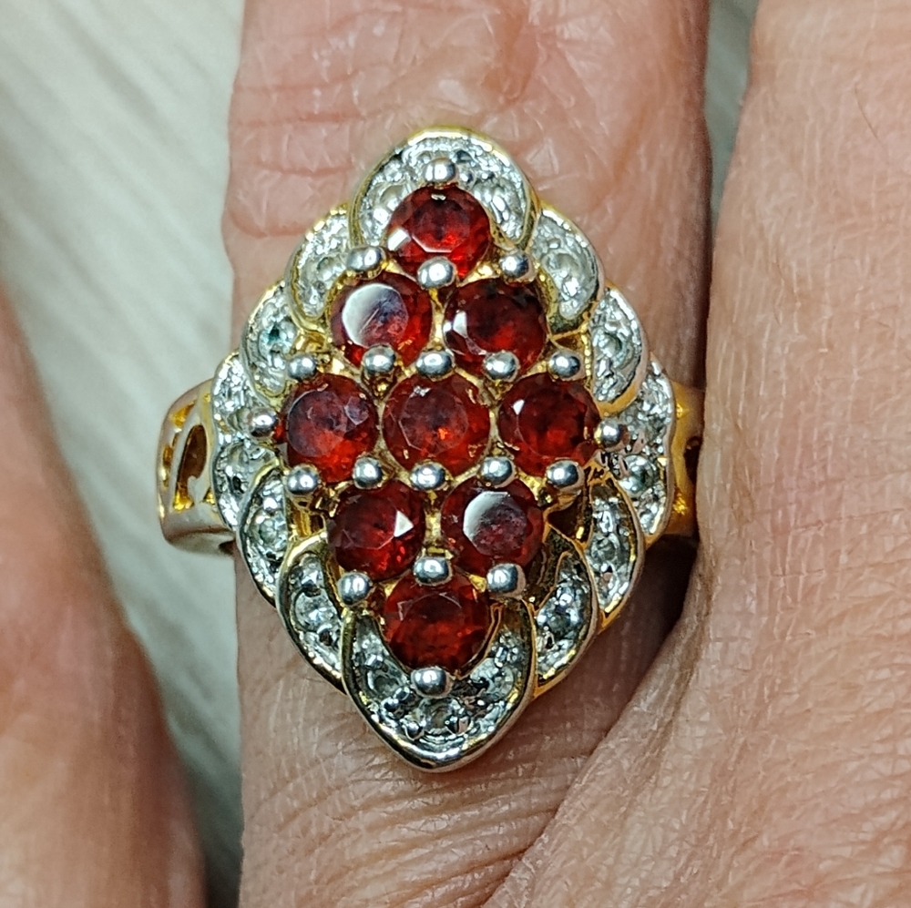 Vintage Natural Garnet & Cubic Zirconia Ring Sz 7 Cocktail Gold Toned